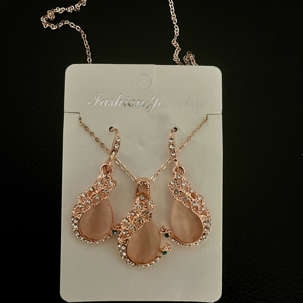 Elegant Rose Gold Jewelry Set